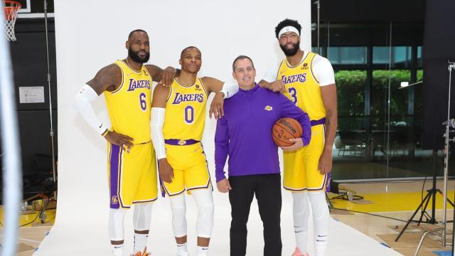 1633087628383023101.jpg 1235611495.0.jpg